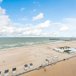 Seaview For 2 In Oostende